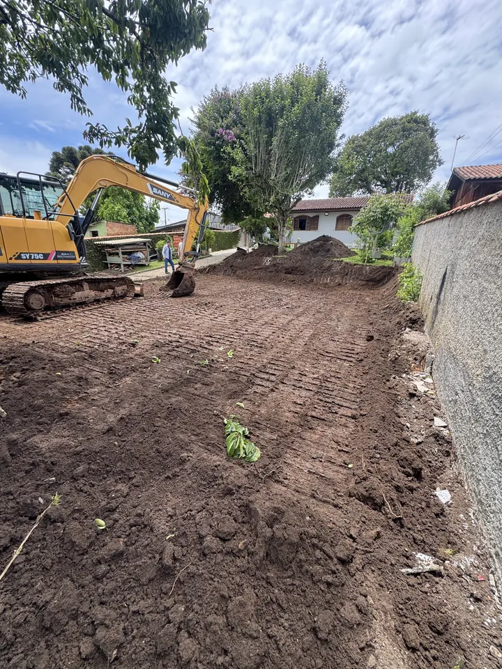 Demolição e limpeza do terreno, nov 2025